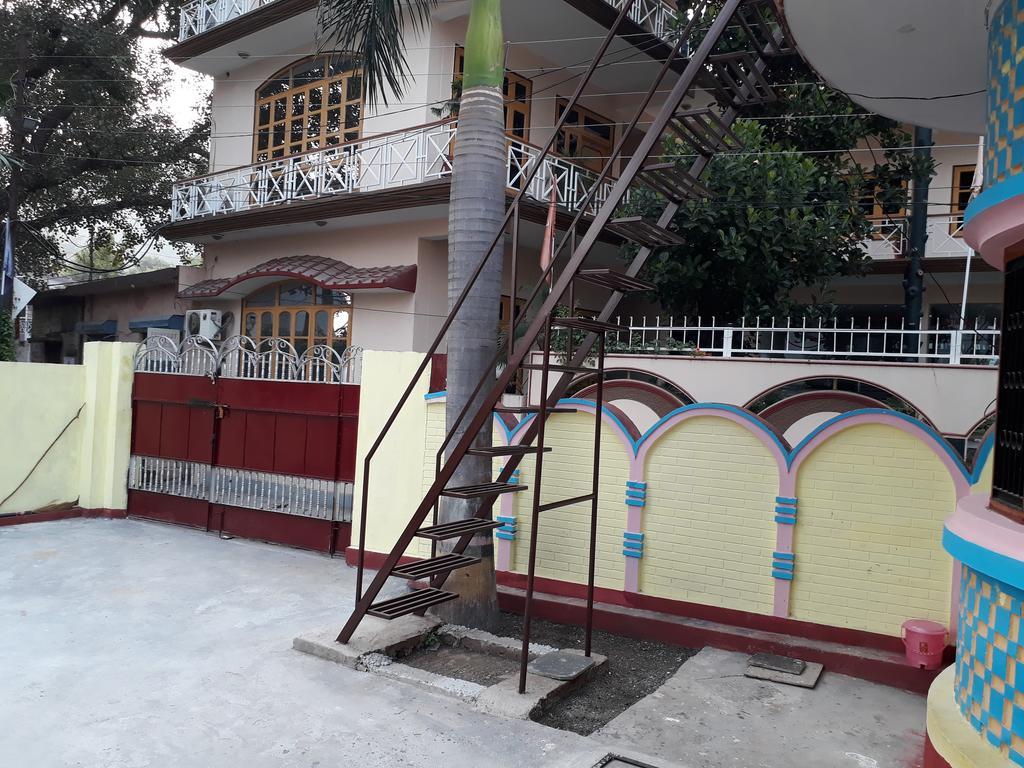 Divine Calling Hotel Rishikesh Exterior photo
